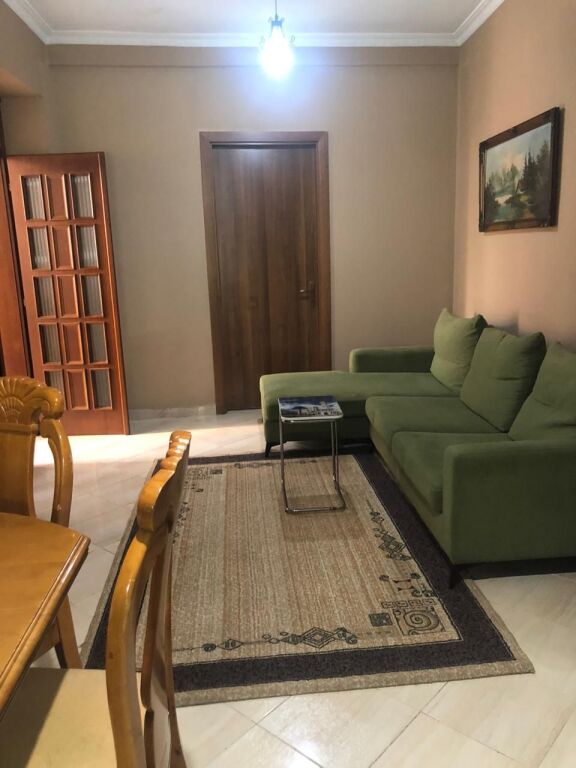 🏠 Rruga e Dibres,pas Big Market ,jepet me qera, ne katin e 1-re te nje vile apartament 1+1 50,000Leke
