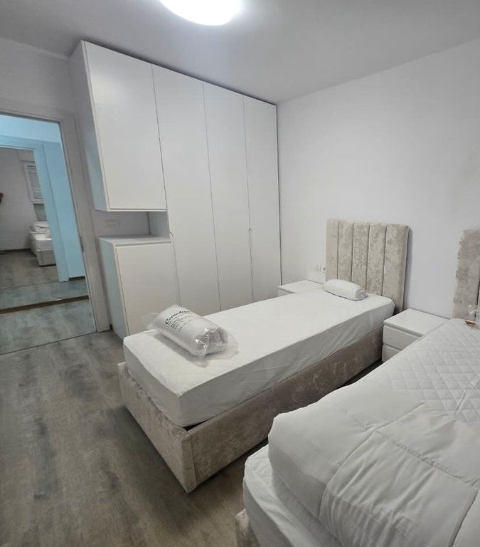 APARTAMENT ME QIRA 2+1+2T+P NE ZONEN E 5 MAJIT