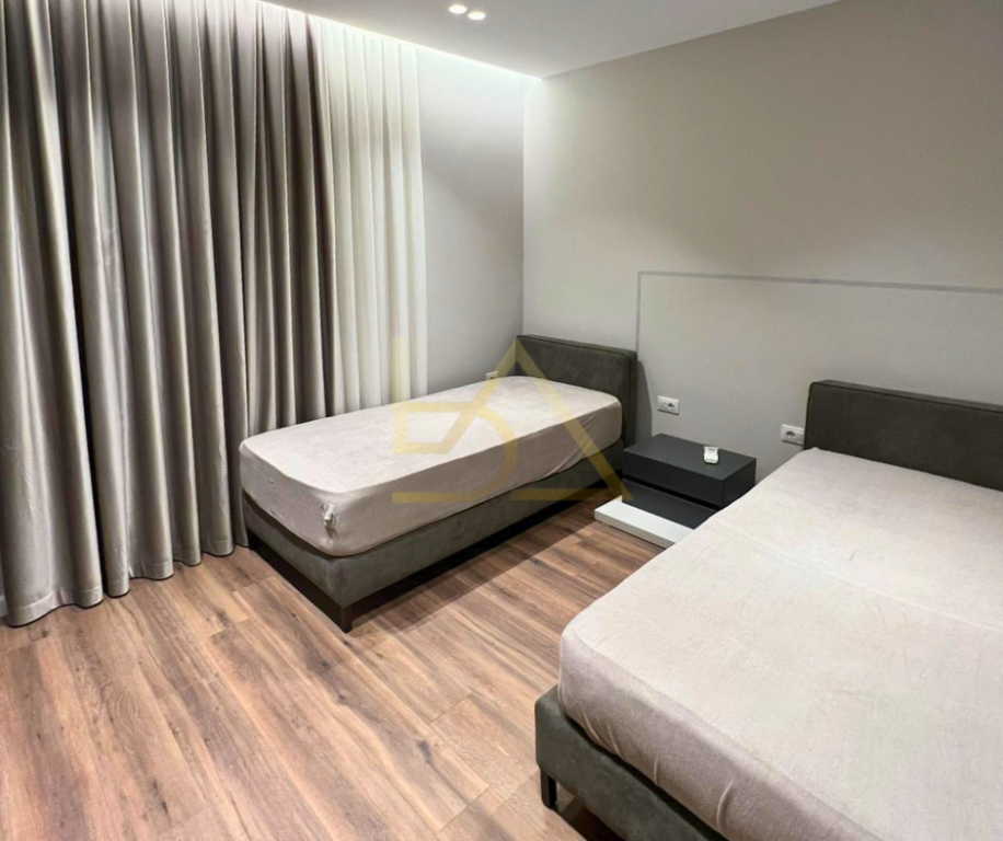 Appartamento 2+1 in Affitto – Ex Campo di Aviazione, vicino a Malbor Cafe, Tirana