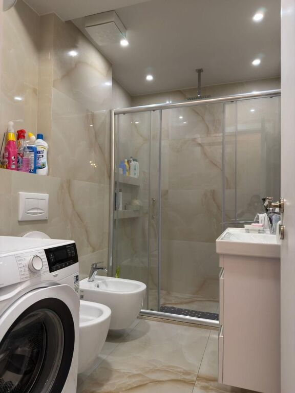 Apartament 1+1 ne shitje , Rr Kavajes
