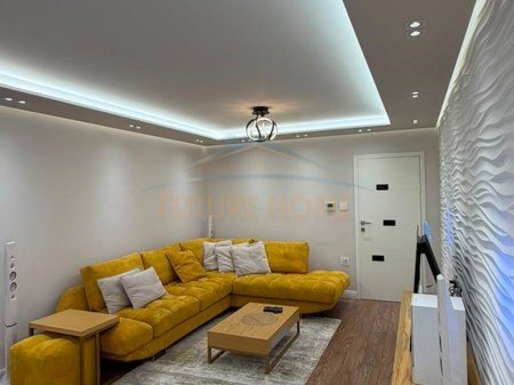 Shitet, Apartament 2+1+2, Blloku Gintash, Laprakë