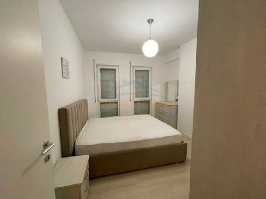 Qera , Apartament 2+1 , Rruga 5 Maj, Tirane
