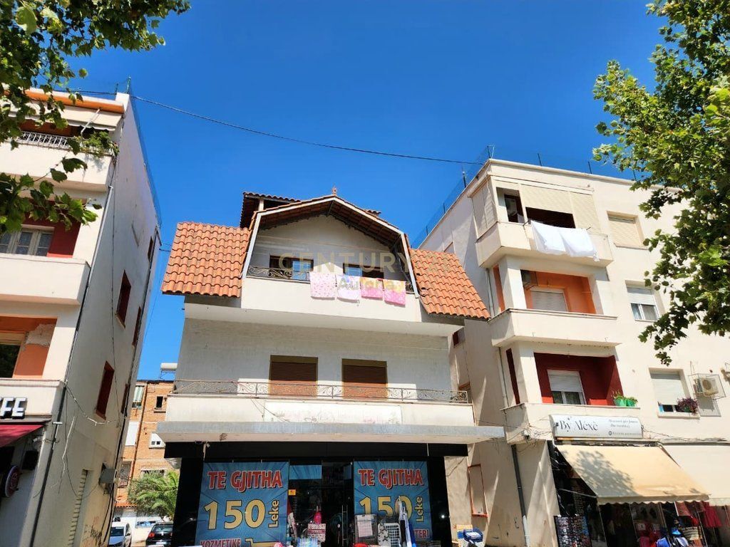 Opportunità Unica: Edificio Commerciale in Vendita sul Viale Principale, Vlora