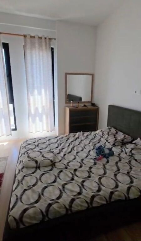 Affittiamo un appartamento 1+1 a Square 21