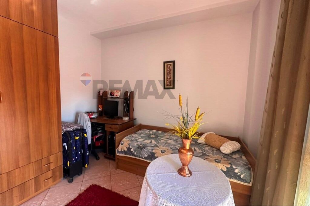 Apartament - Për Qira - Rruga e Kavajës, Tiranë