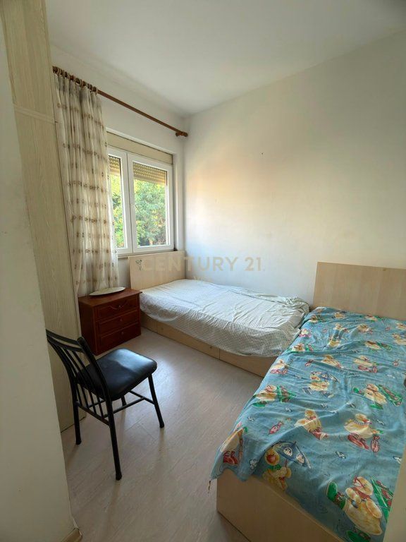 APARTAMENT 2+1 ME QIRA NE QENDER TE DURRESIT, TEK GJYKATA !!!