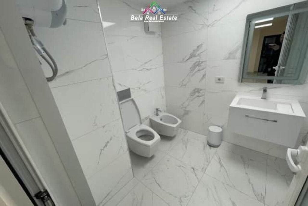 Ufficio in affitto vicino a Via Elbasanit (ID BZ2119) Tirana