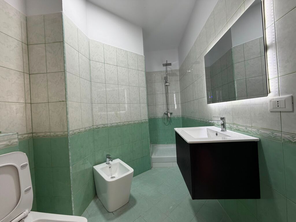 Apartament 1+1 per shitje ne Yzberisht.
