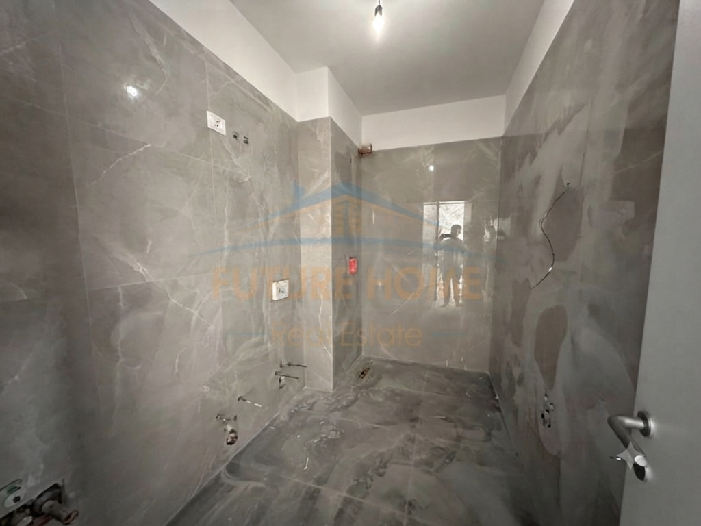 Shitet, Apartament 1+1, Tirana Entry 2, Tiranë.