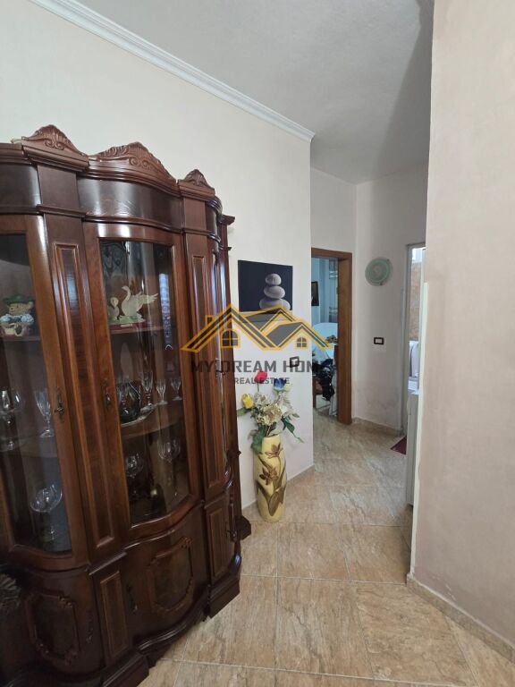 JEPET ME QIRA APARTAMENT 3+1+2 NE QENDER TE DURRESIT