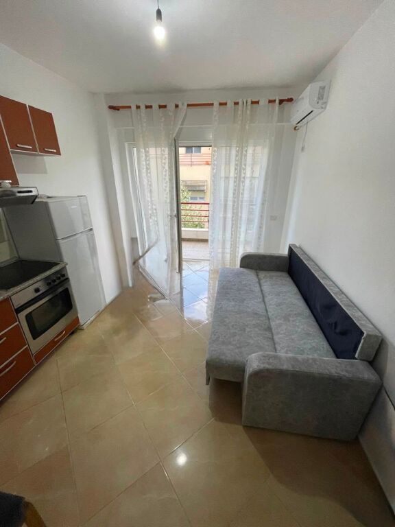 Liqeni i Thate, affittasi appartamento 2+1 !