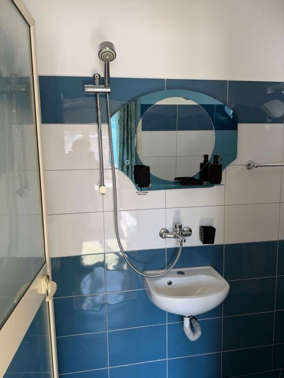 APARTAMENT ME QERA 3+1 ALLIAS 550 EURO FH-84632