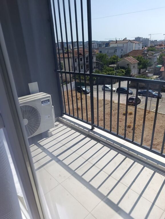 Qera | Apartament 2 + 1 + 2 | Rruga 5 Maji | 600 €/muaj