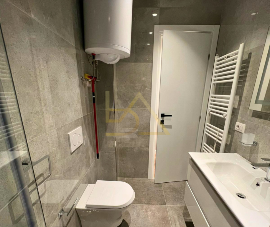 Appartamento 2+1 in Affitto – Ex Campo di Aviazione, vicino a Malbor Cafe, Tirana