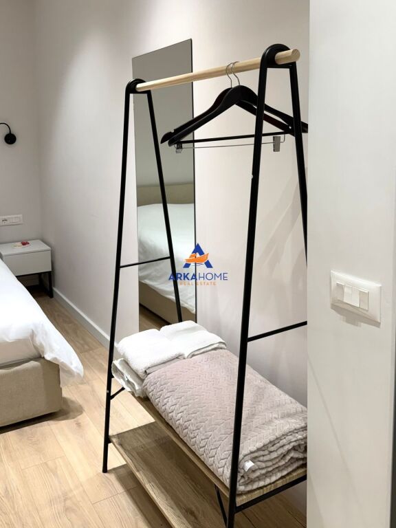 SI AFFITTANO 2 APPARTAMENTI "9 PIANI, CENTRO" 1300 EURO