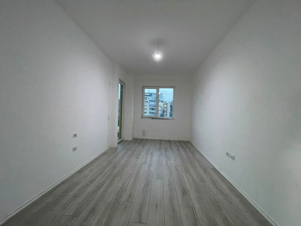 2+1 apartment for rent at the Grand Gallery Complex in Yzberisht.