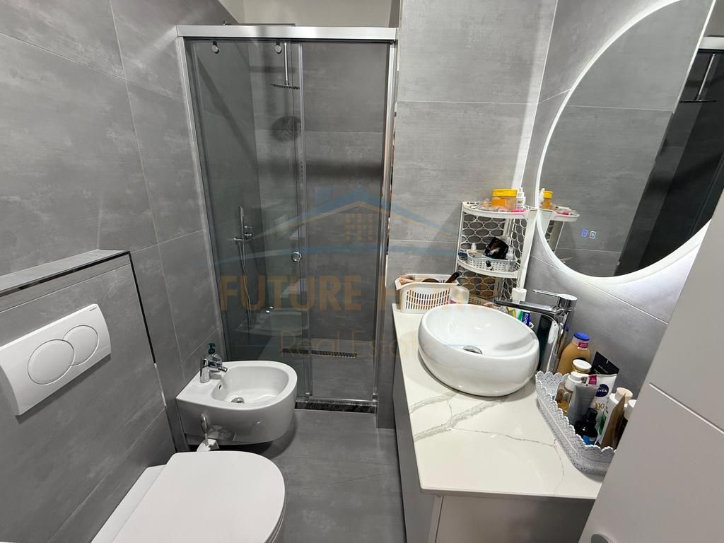 Shitet, Apartament 1+1, Unaza e Re, Tiranë