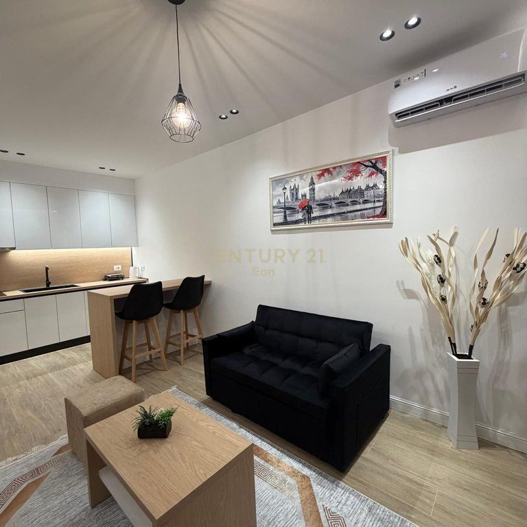 Shitet apartament 1+1 në Malin e Robit, Golem – i ri, i mobiluar dhe gati për banim!