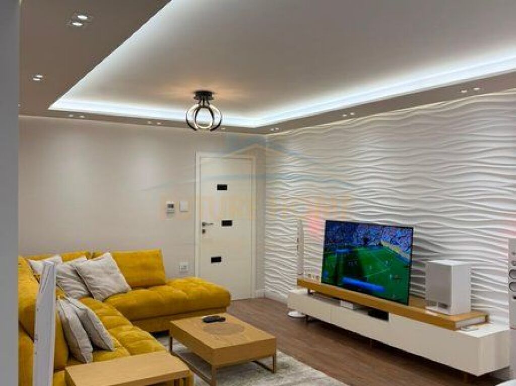 Shitet, Apartament 2+1+2, Blloku Gintash, Laprakë