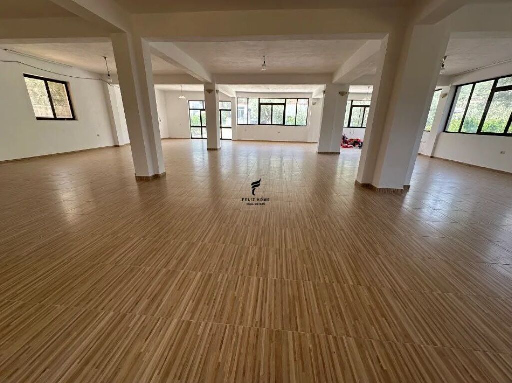 WAREHOUSES FOR RENT 220 M2 TEG 1,000 EURO FH-84547