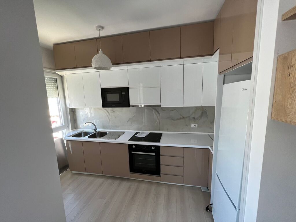 Qera Apartament 2+1 tek 5 Maji