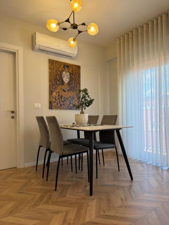 Apartament 1+1 ne shitje , Rr Kavajes