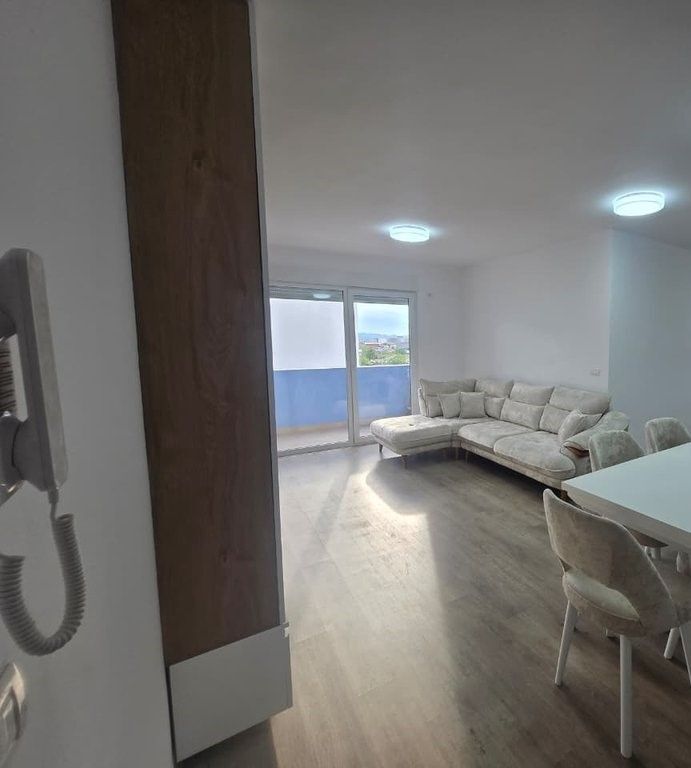 APARTAMENT ME QIRA 2+1+2T+P NE ZONEN E 5 MAJIT