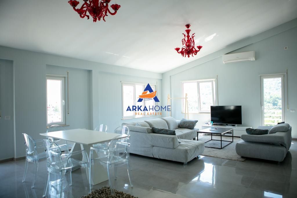 ATTICO DIVISO IN DUE APPARTAMENTI "LIQENI I THATE" IN VENDITA 866.000 EURO