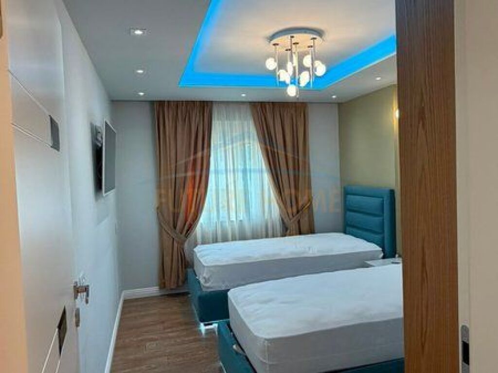 Shitet, Apartament 2+1+2, Blloku Gintash, Laprakë
