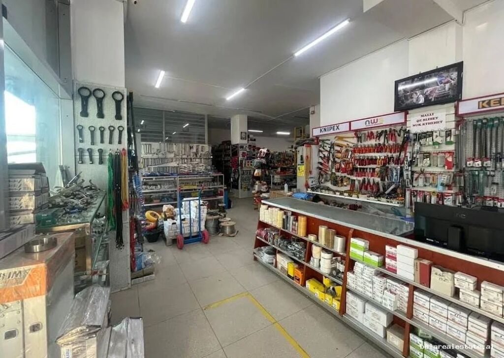 Dyqan Per Shitje Tek Kthesa e Kamzes (ID BD1175) Tirane