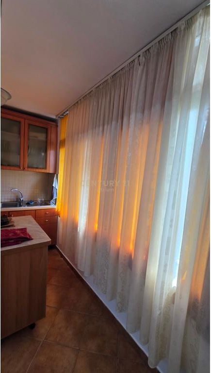 SHITET 2+1 TEK SHKOLLA (MIHAL GRAMENO) PRANE ISH TREGUT ELEKTRIK