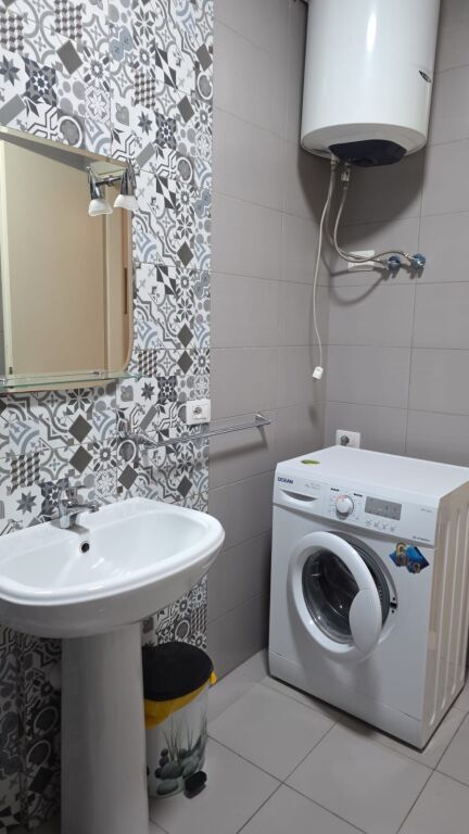 Jepet Me Qera Apartament 1+1+1 Ballkon