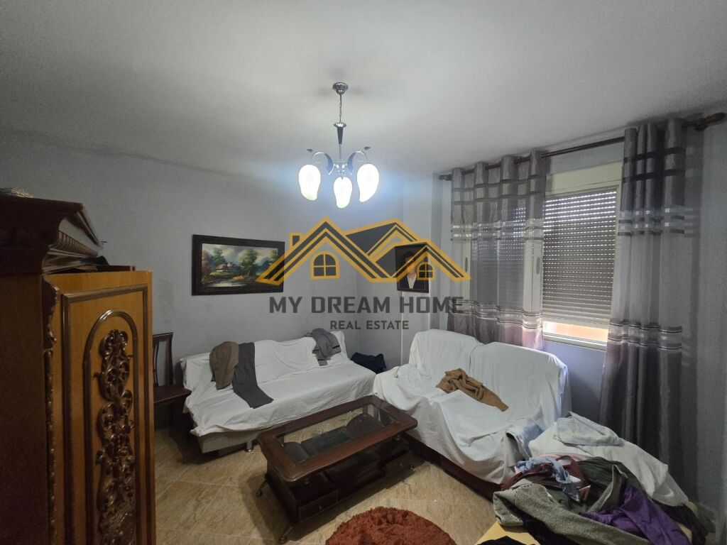 JEPET ME QIRA APARTAMENT 3+1+2 NE QENDER TE DURRESIT