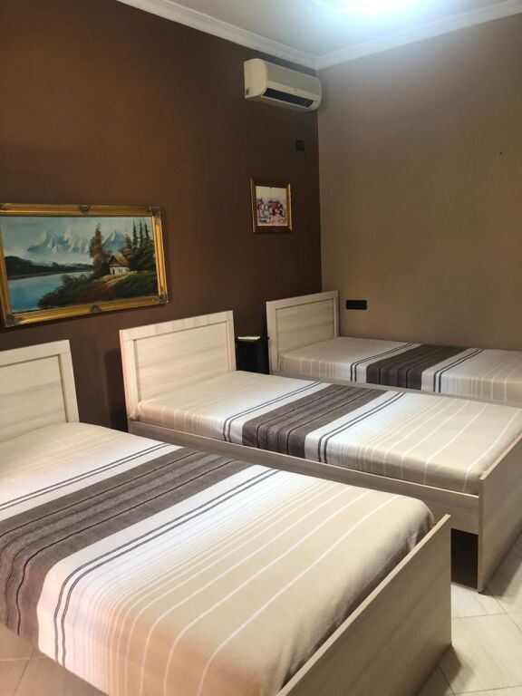 🏠 Rruga e Dibres,pas Big Market ,jepet me qera, ne katin e 1-re te nje vile apartament 1+1 50,000Leke