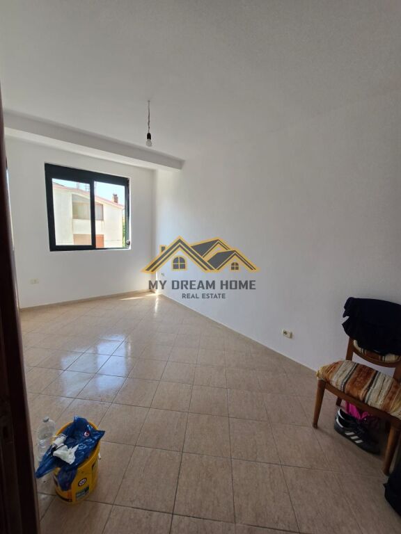 FOR SALE APARTMENT 2+1+ GARAGE IN DURRES BEACH NEAR HOTEL LUBJANA.