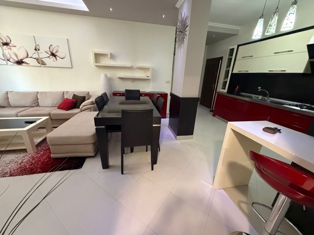 2+1, called bar liqeni i thate, 700 euro