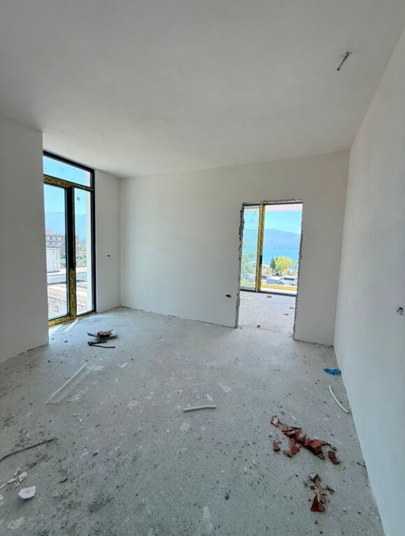 🏖️ Shitet Apartament 1+1 – Radhime