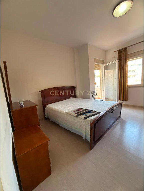 APARTAMENT 2+1 ME QIRA NE QENDER TE DURRESIT, TEK GJYKATA !!!