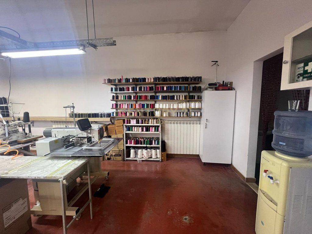 VENDESI INDUSTRIALE + TERRENO IN VENDITA – SHARRË, TIRANA