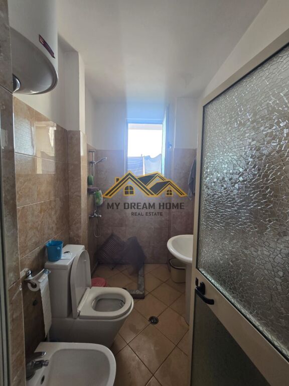 JEPET ME QIRA APARTAMENT 3+1+2 NE QENDER TE DURRESIT