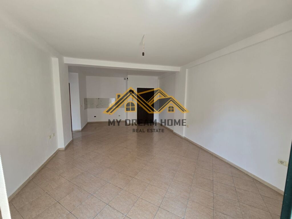 FOR SALE APARTMENT 2+1+ GARAGE IN DURRES BEACH NEAR HOTEL LUBJANA.