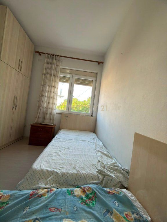 APARTAMENT 2+1 ME QIRA NE QENDER TE DURRESIT, TEK GJYKATA !!!
