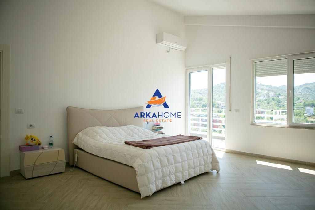 ATTICO DIVISO IN DUE APPARTAMENTI "LIQENI I THATE" IN VENDITA 866.000 EURO