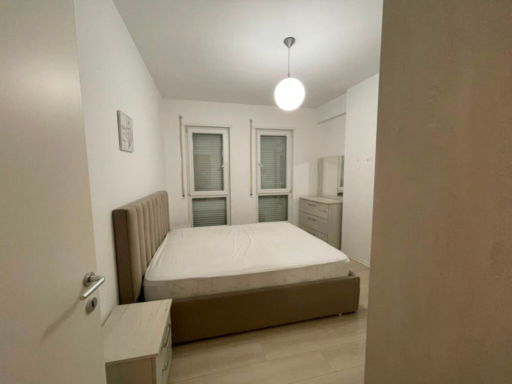 Qera , Apartament 2+1 , Rruga 5 Maj, Tirane. Empire72011