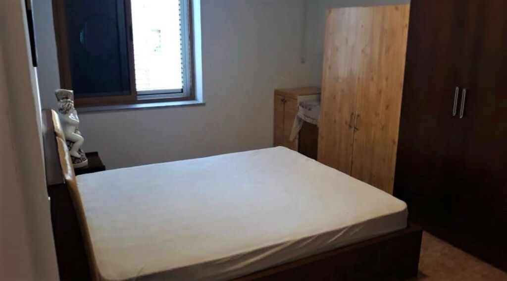 Jepet me qira apartament 1+1 te Medreseja
