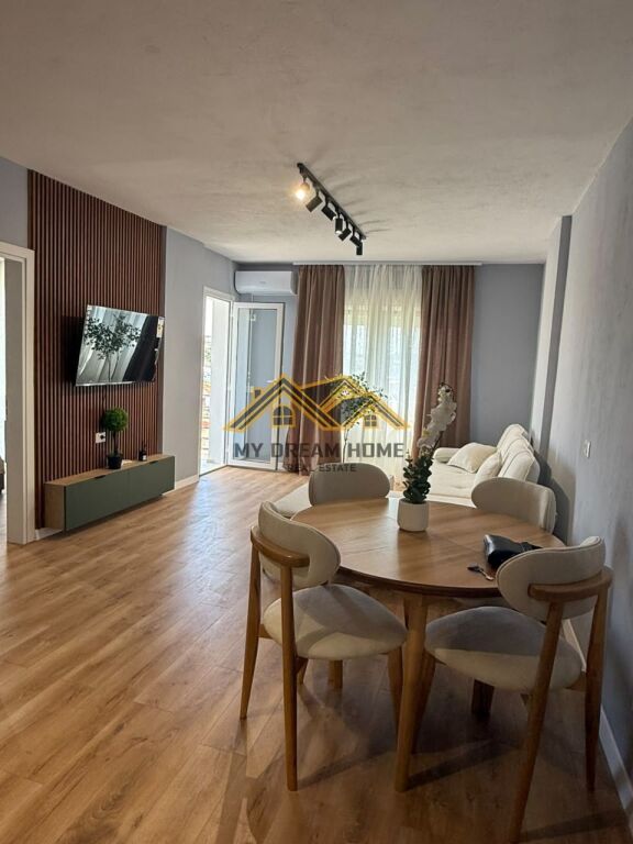 SHITET APARTAMENT 1+1 PRAN SHKOLLES BAJRAM CURRI PLAZH DURRES