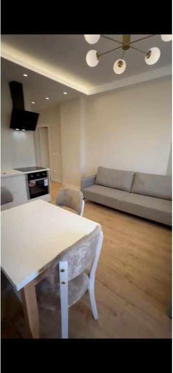 Apartament 1+1 Me Qira në Tregu Elektrik, Tiranë