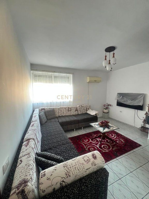 JEPET ME QIRA APARTAMENT 2+1 ME 2 BALLKONE PRANË SHKOLLËS SË BALETIT – RRUGA E ELBASANIT!!