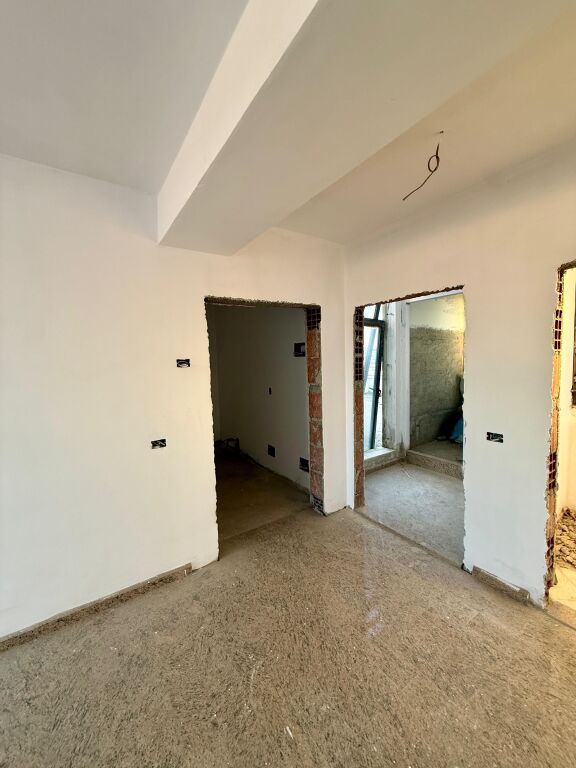Shitet penthouse ne Yzberisht
