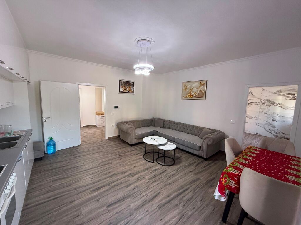 🏡 Jepet me qira pjesë vile 2+1 📍 Pranë Casa Italia, tek Pallatet e Verdha